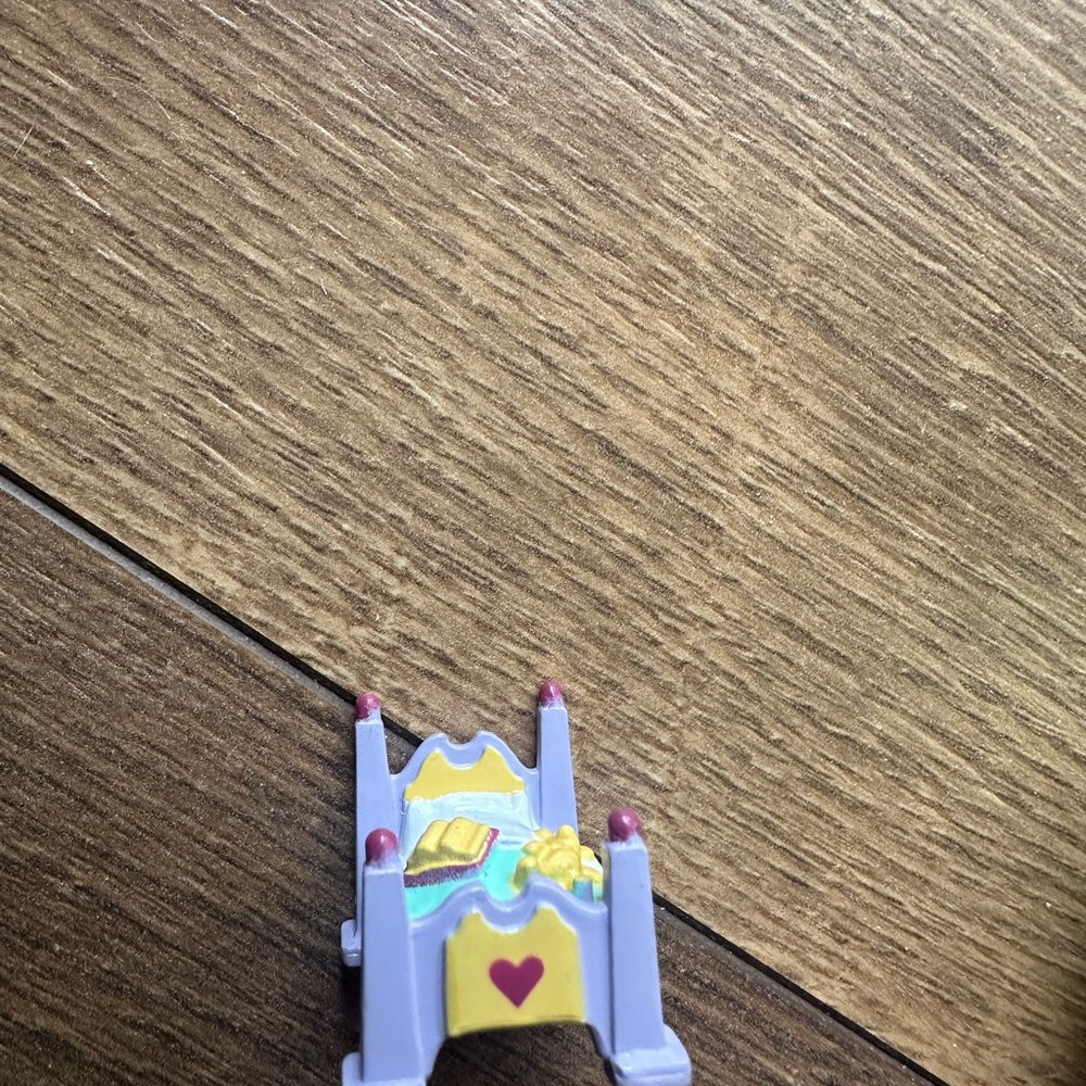 Vintage Bedtime Heart-Shaped Dollhouse Polly Pocket - Picture 6 of 12